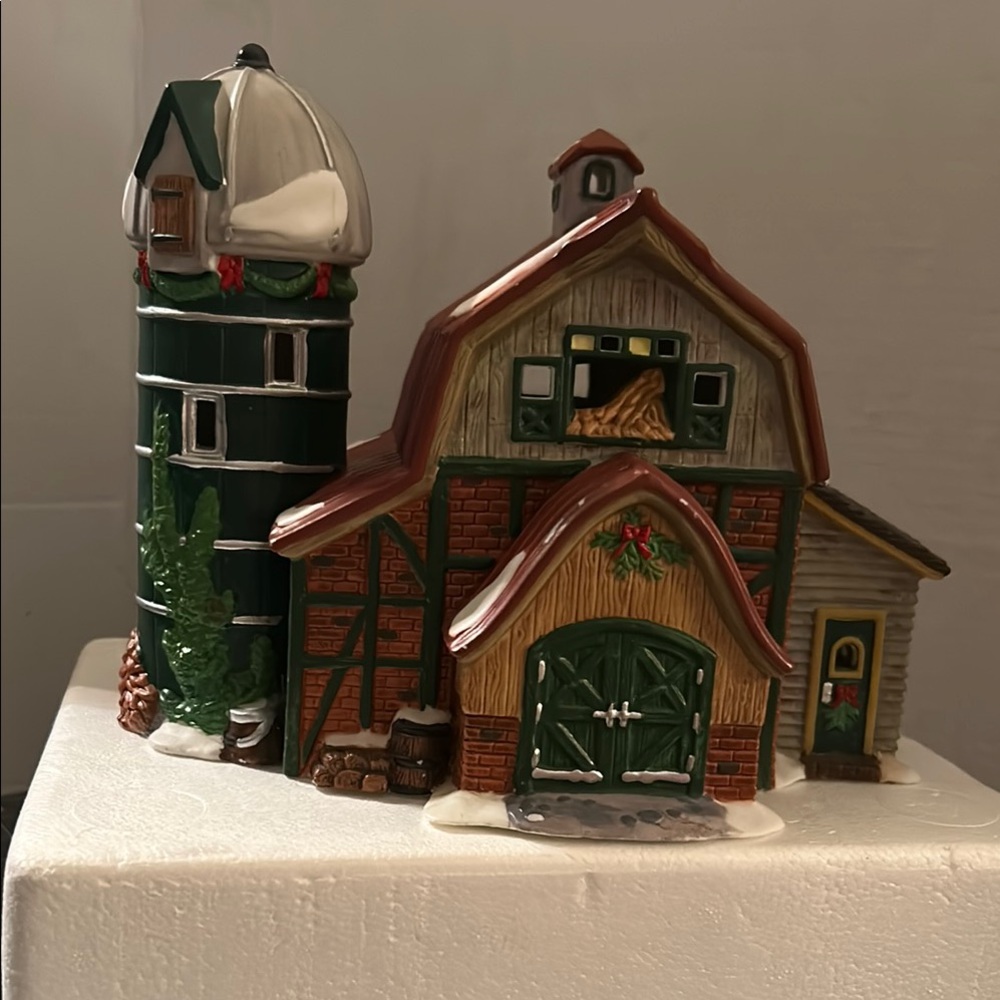Heartland Valley Village Ceramic Lit Barn with Silo
